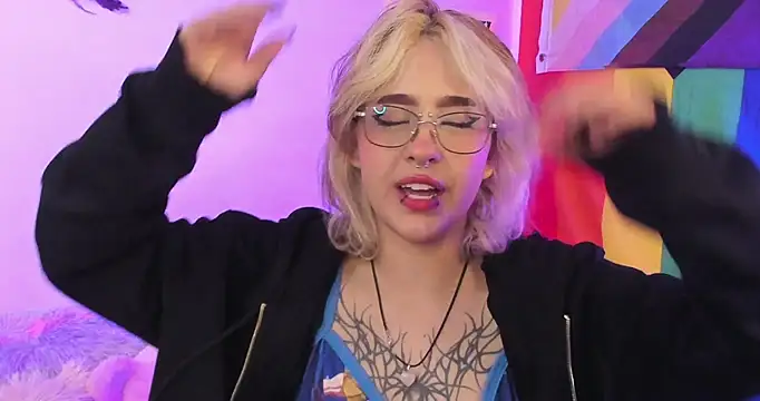 NekoWaifu online show from October 15, 1:11 pm