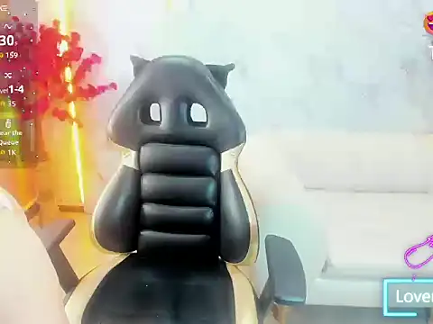 Snapshot of Isabella_Blondetf chatting on October 6, 8:06 pm Isabella Blondetf online show from October 6, 8:06 pm