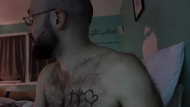 Snapshot of versatilevortex chatting on October 5, 2:10 am versatilevortex online show from October 5, 2:10 am