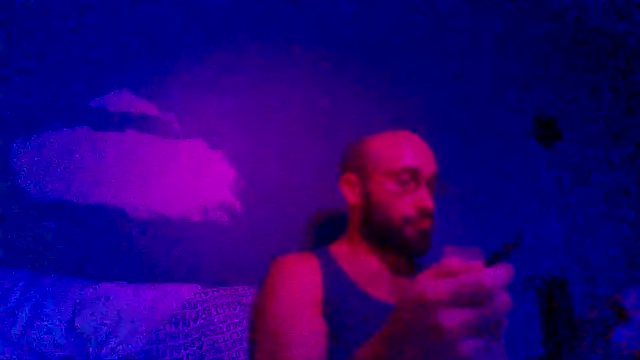 Snapshot of versatilevortex chatting on October 13, 4:07 pm versatilevortex online show from October 13, 4:07 pm