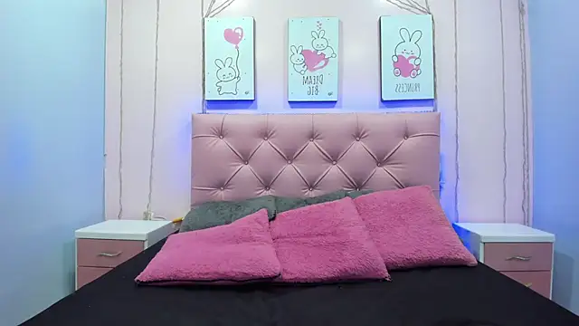 Issaa Tyler online show from October 16, 3:18 am