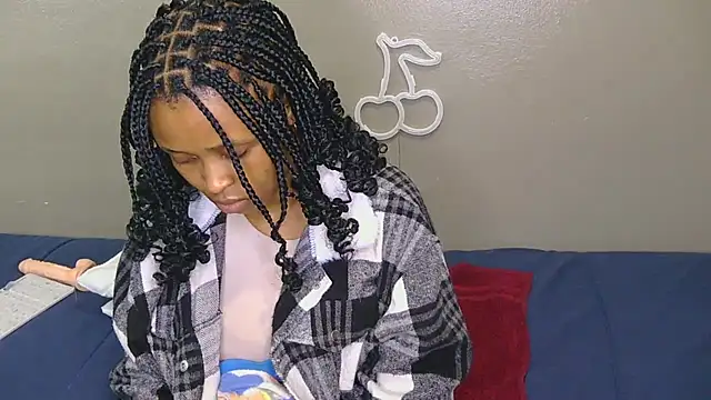 Serafynn online show from November 17, 12:16 am