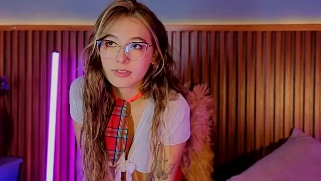 VictoriaSpark online show from September 17, 1:24 pm