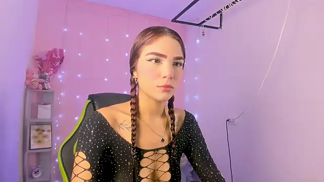 ashlysmith 01 online show from October 6, 4:10 am