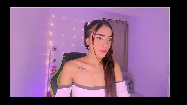 ashlysmith 01 online show from December 1, 4:06 am