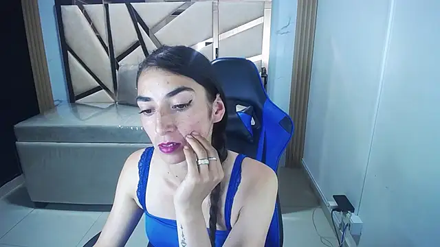 Maily a  online show from October 22, 8:47 am