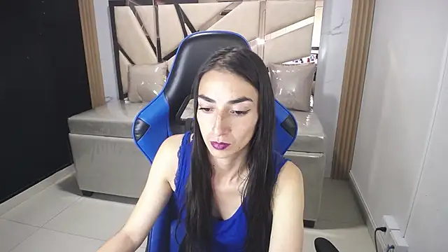 Maily a  online show from November 13, 3:05 am