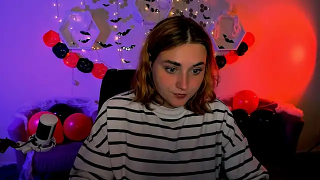 casey meow  online show from October 27, 9:46 am