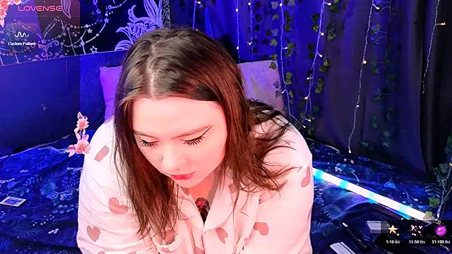 Snapshot of Marshmallowbeauty chatting on November 23, 10:31 pm Marshmallowbeauty online show from November 23, 10:31 pm