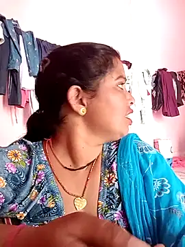 Snapshot of Hott_locky chatting on October 6, 5:49 am Hott locky online show from October 6, 5:49 am