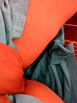 Snapshot of Hott_locky chatting on October 18, 7:53 am Hott locky online show from October 18, 7:53 am