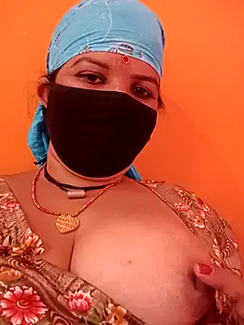 Snapshot of Hott_locky chatting on October 24, 10:11 am Hott locky online show from October 24, 10:11 am