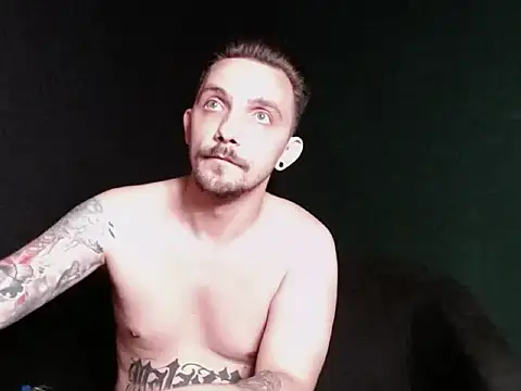 guesswhatbitch online show from September 17, 9:27 pm