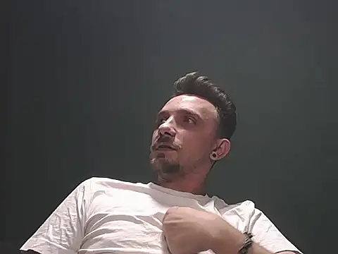 guesswhatbitch online show from October 3, 7:44 pm