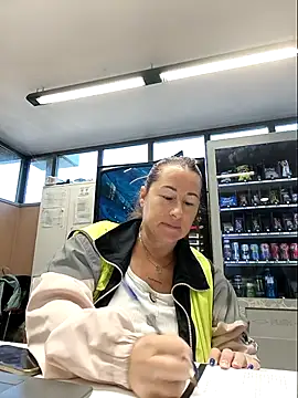 Snapshot of bichota85 chatting on October 7, 10:12 am bichota85 online show from October 7, 10:12 am