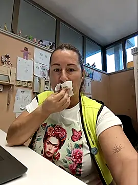 Snapshot of bichota85 chatting on October 22, 10:04 am bichota85 online show from October 22, 10:04 am