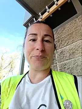 Snapshot of bichota85 chatting on October 27, 12:20 pm bichota85 online show from October 27, 12:20 pm