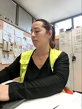 Snapshot of bichota85 chatting on November 25, 11:43 am bichota85 online show from November 25, 11:43 am