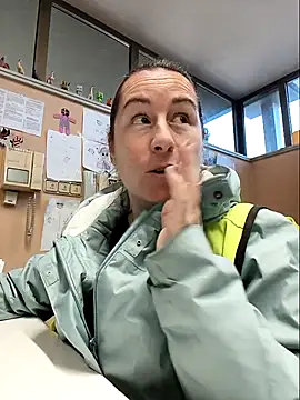 Snapshot of bichota85 chatting on December 1, 11:59 am bichota85 online show from December 1, 11:59 am