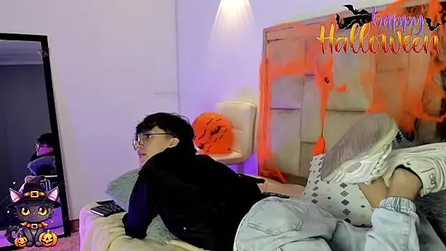 bellmontneon online show from October 20, 11:43 am