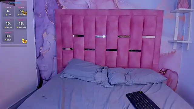 LunaWiill  online show from October 10, 3:22 pm