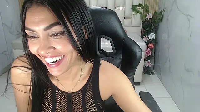 lissandra s online show from November 28, 9:23 am