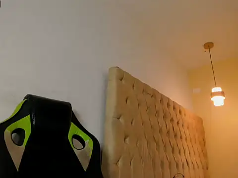 Dakota x18 online show from October 2, 8:05 pm