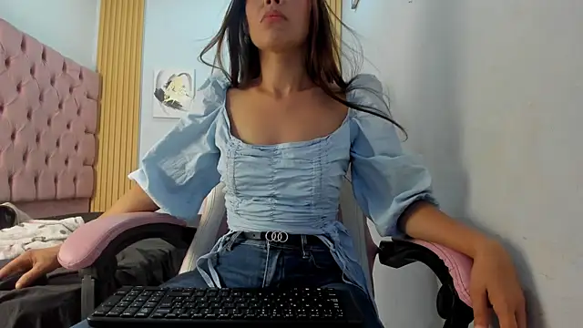 Naomis 35 online show from November 26, 7:37 pm