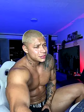 Snapshot of DiagoRockfield chatting on November 1, 11:18 pm DiagoRockfield online show from November 1, 11:18 pm