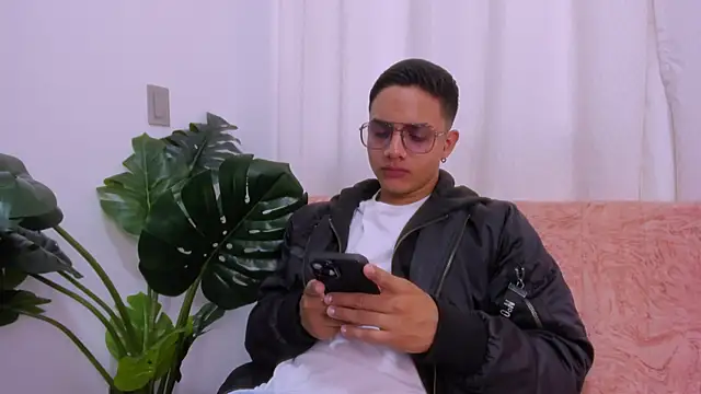 axel vega online show from September 29, 7:19 pm