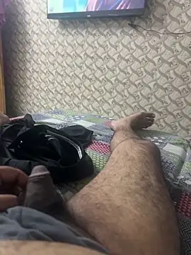 Snapshot of aflatoon121 chatting on November 12, 1:44 pm aflatoon121 online show from November 12, 1:44 pm