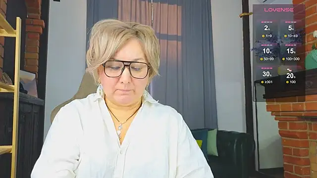 Marta Wils online show from November 17, 3:23 am