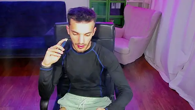 DominicValente online show from October 22, 5:02 pm