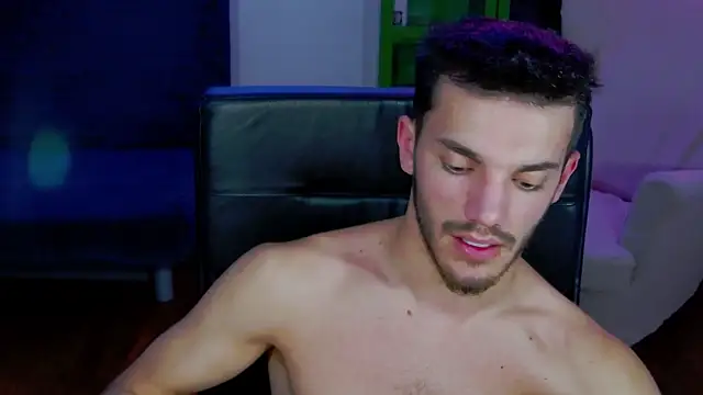 DominicValente online show from November 3, 10:32 pm