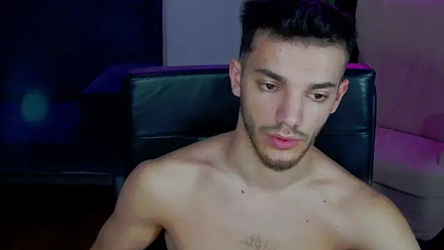 DominicValente online show from November 18, 4:00 pm