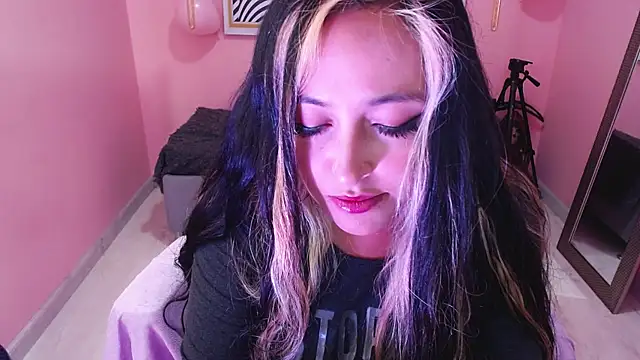 Snapshot of Bunny_poison chatting on October 28, 1:58 pm Bunny poison online show from October 28, 1:58 pm