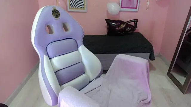 Snapshot of Bunny_poison chatting on October 29, 2:19 pm Bunny poison online show from October 29, 2:19 pm