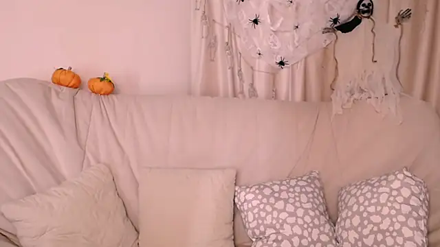 Snapshot of MollyKissy chatting on October 18, 9:21 am MollyKissy online show from October 18, 9:21 am