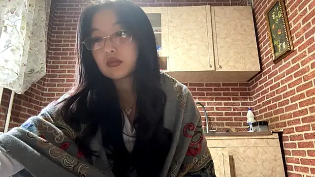 Snapshot of EmmaLeexth chatting on October 7, 10:45 am EmmaLeexth online show from October 7, 10:45 am