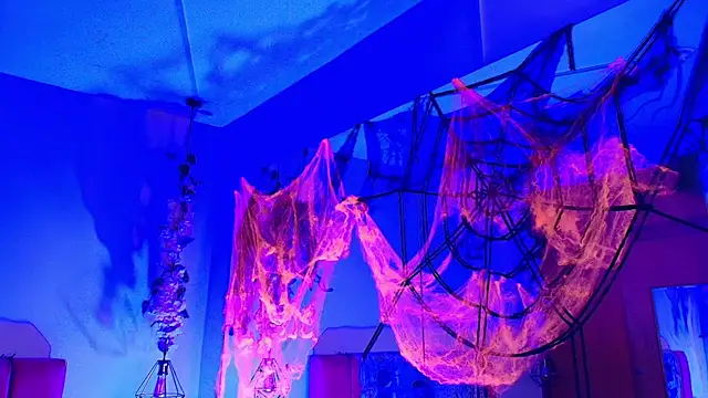 SabrinaV  online show from October 14, 11:33 am