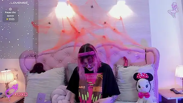 Snapshot of Rossiie_Hunt_ chatting on October 24, 4:14 pm Rossiie Hunt online show from October 24, 4:14 pm