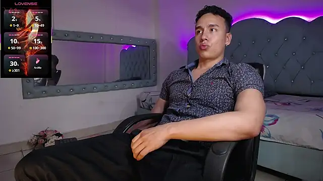 Andrew Thomas  online show from November 12, 2:34 am