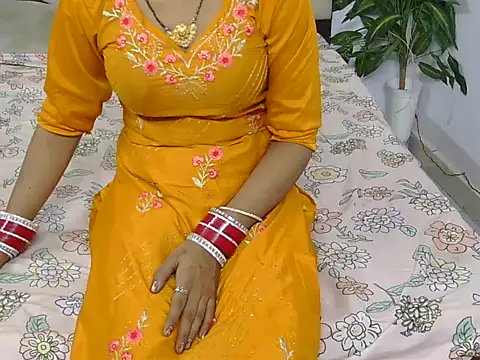 Snapshot of Lovelyy-couple chatting on October 22, 3:51 am Lovelyy-couple online show from October 22, 3:51 am