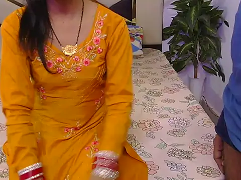 Snapshot of Lovelyy-couple chatting on November 11, 4:51 pm Lovelyy-couple online show from November 11, 4:51 pm