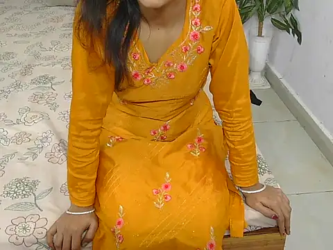 Snapshot of Lovelyy-couple chatting on November 23, 12:27 pm Lovelyy-couple online show from November 23, 12:27 pm