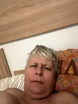 Snapshot of VyC7564 chatting on October 4, 9:07 am VyC7564 online show from October 4, 9:07 am