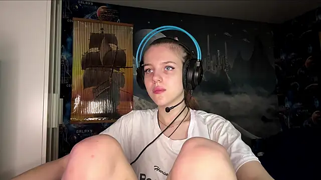 Elira Breeze online show from November 12, 12:27 pm