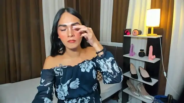 Sedictive Samantha online show from October 21, 5:30 am