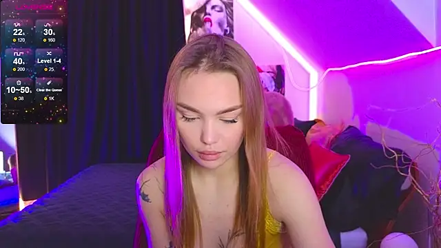 KitsyMoore online show from September 27, 1:05 pm