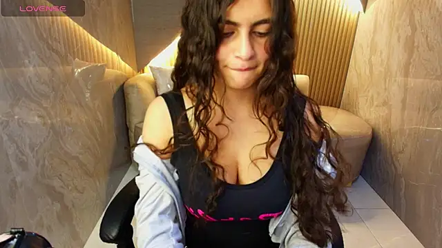 dany r  online show from October 18, 1:23 pm